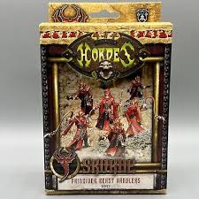 Hordes: Skorne Paingiver Beast Handlers Unit (6)(White Metal)